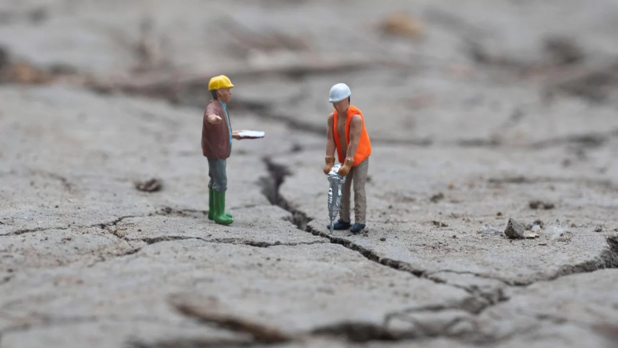 how to become a site manager in construction