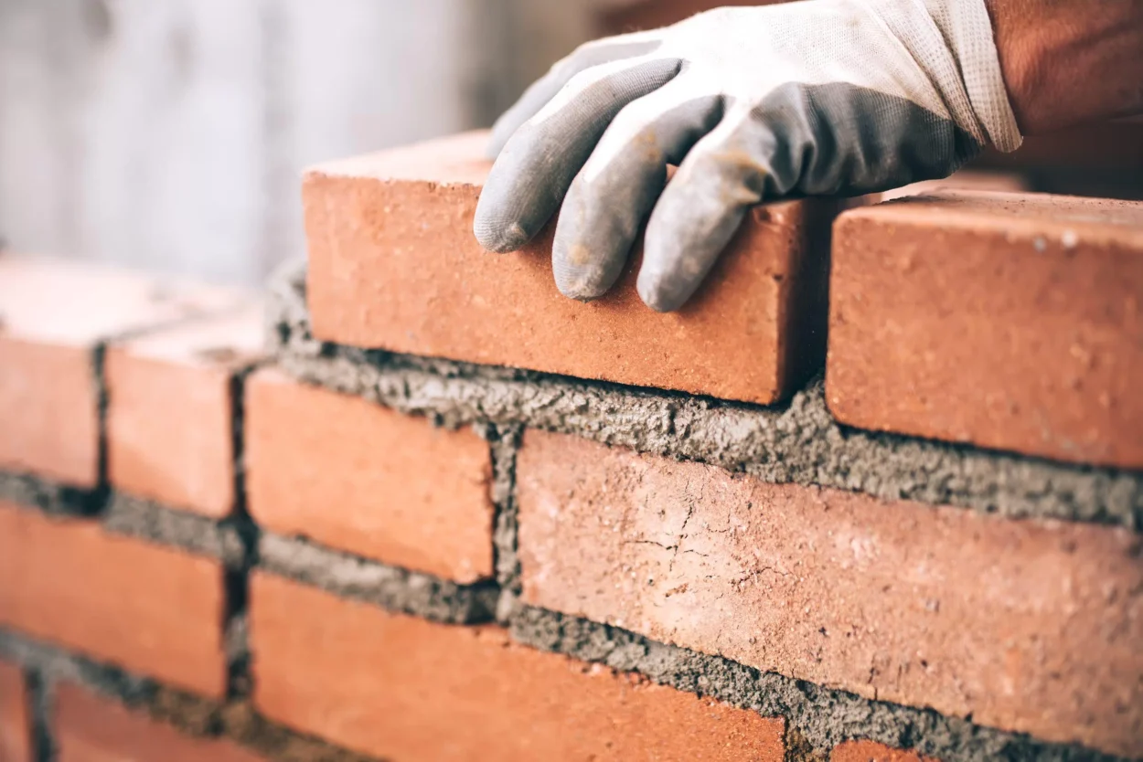 qualified bricklayer